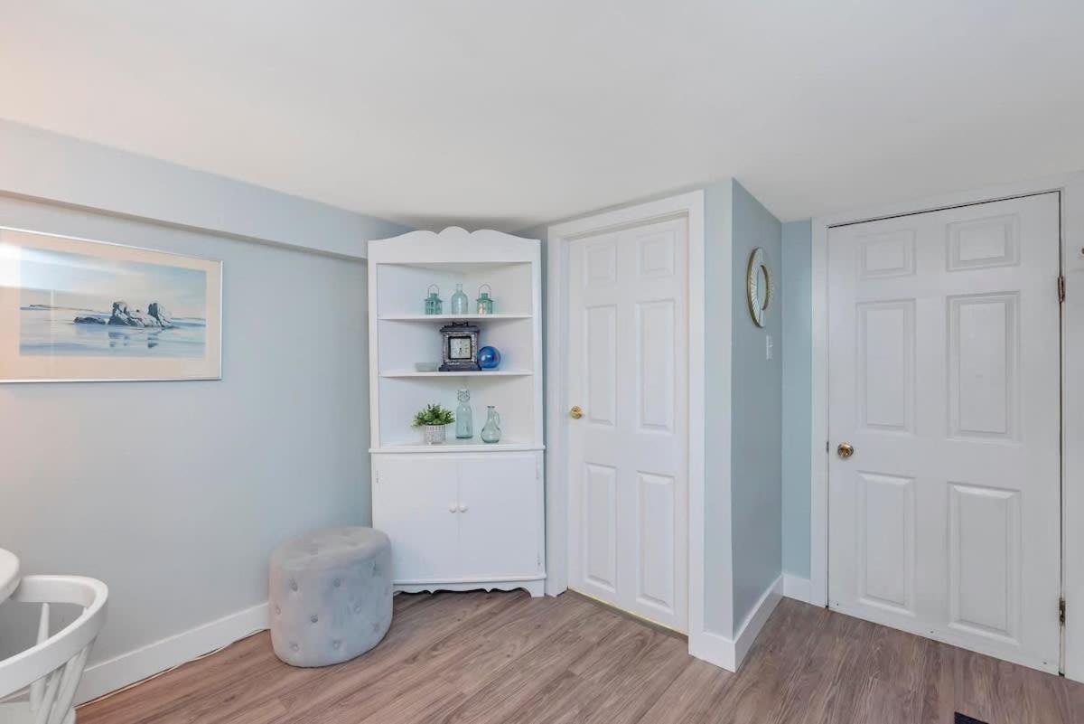 Quaint 1 Bedroom Lower In Victoria, Bc Rumah liburan *